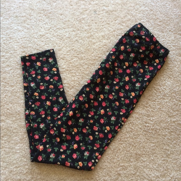 Floral Leggings🌷🌸🌷🌺🌷🌸NWOT