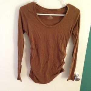 Brown long sleeved stretchy shirt
