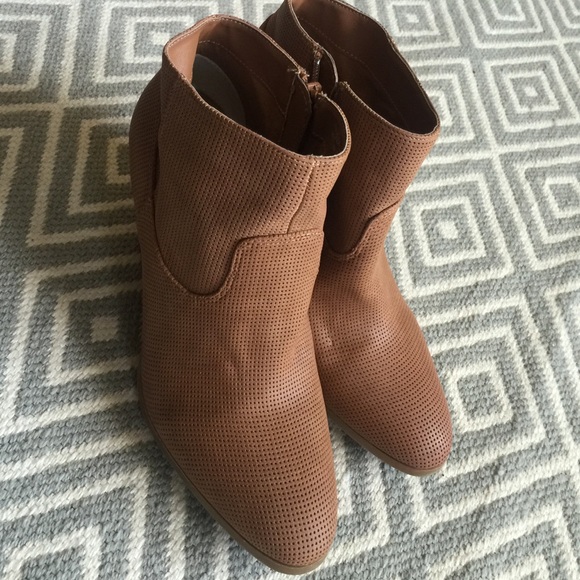 Booties/ ankle boots