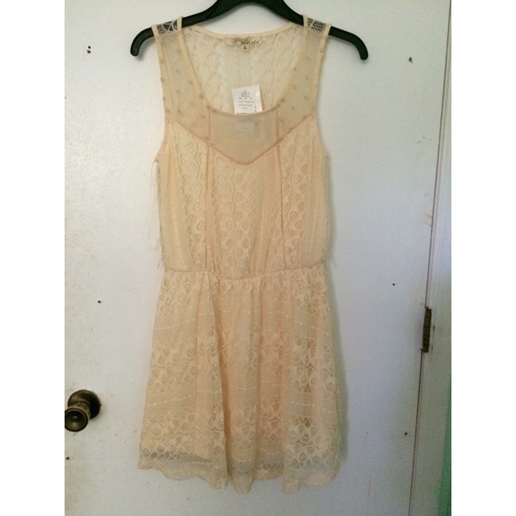 White/Cream Lace Dress