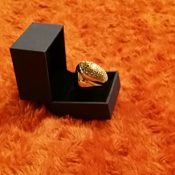 Ring - Picture 2 of 3