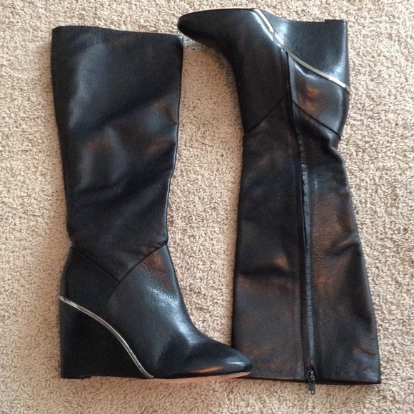 Paula leather wedge boot
