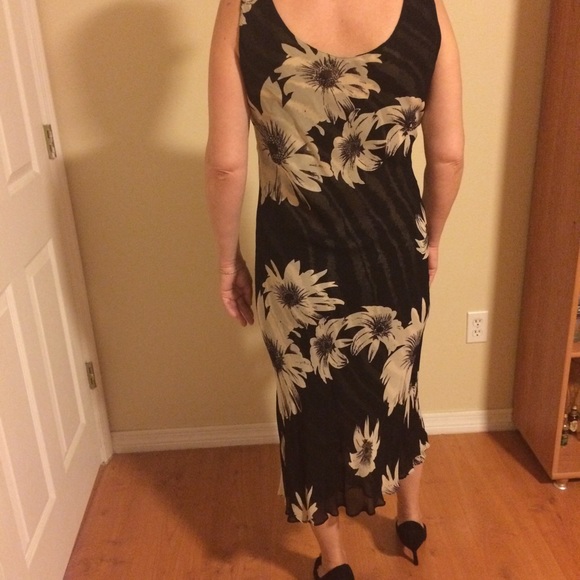 2 dresses in 1!!! - Picture 4 of 6