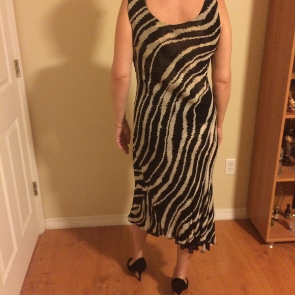 2 dresses in 1!!! - Picture 3 of 6