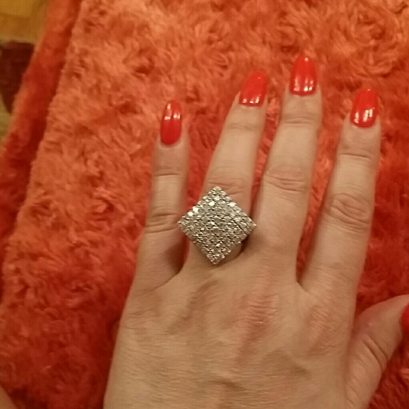 Ring - Picture 3 of 3