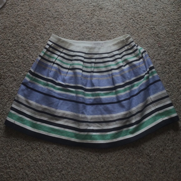 Forever 21 pleated striped skirt size small!