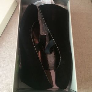 New Penelope DKNY black suede shoe