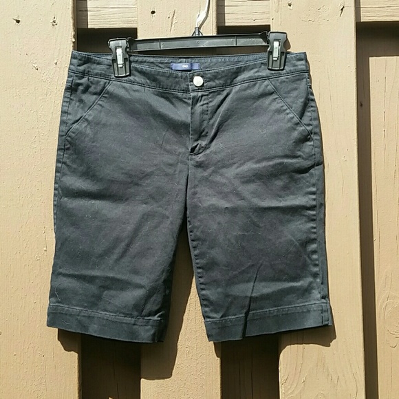 Black gap shorts