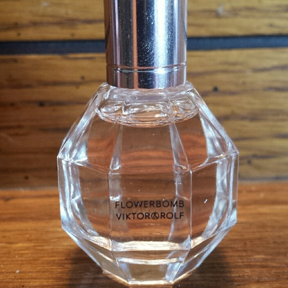 Victor & Rolf Flowerbomb Perfume