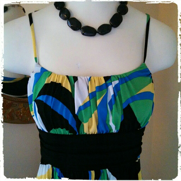 Beautiful Bright Medium Geometric Summer Dress - Picture 3 of 3
