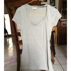 Light grey crew neck shirt