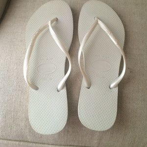 Havaianas slim flip flops new size 9 usa