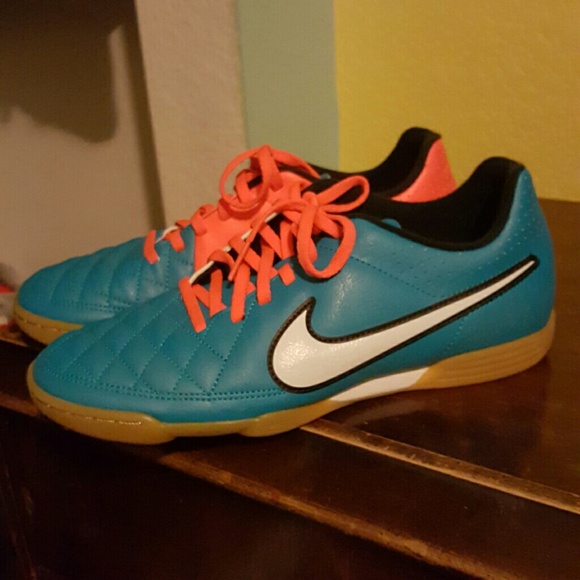 Nike indoor soccer shoes