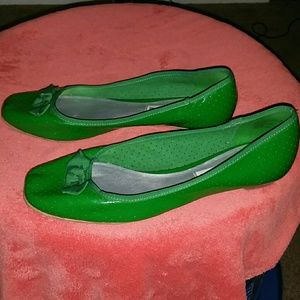 Lovely comfy Green flats