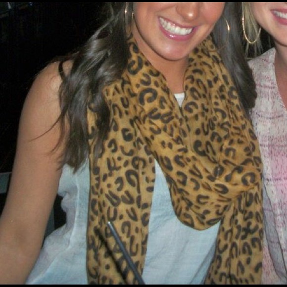 Accessories - Cheetah Scarf
