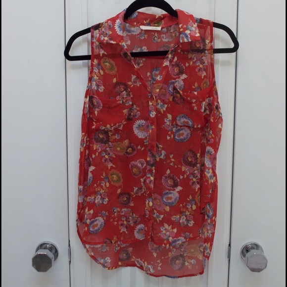 Red floral sleeveless top, size small