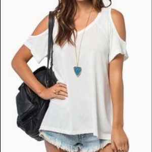 Tobi shoulder cut out top