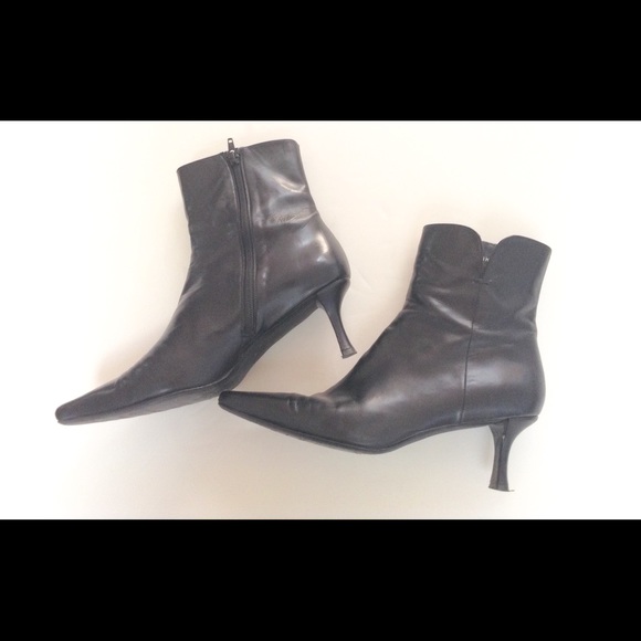 Stuart Weitzman Shoes - Mod ankle boots 2.5" heel retro