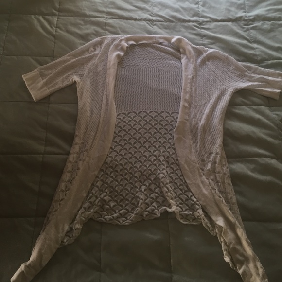 White short sleeve sweater