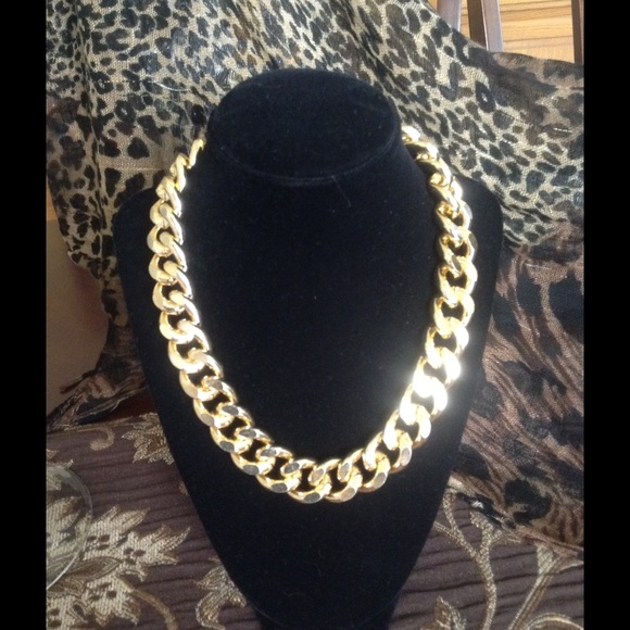 🌟Bold in Gold🌟