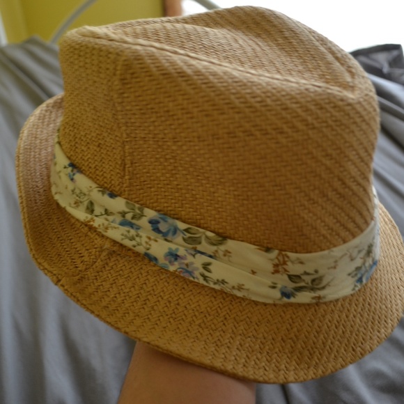 Forever 21 Accessories - Fedora with Floral Band ✨