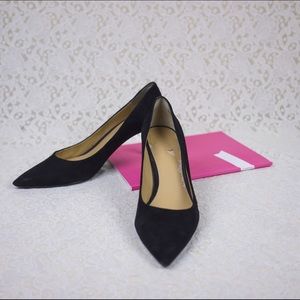 Nine West black suede kitten heel