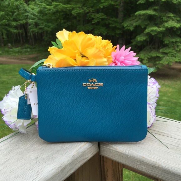 Coach Handbags - COACH Leather Wristlet. NEW w/Tags & Gift Box!