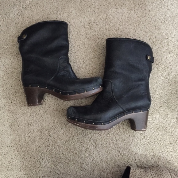 Ugg boots with fur lining