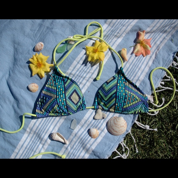American Eagle tribal top💚💛 - Picture 1 of 2