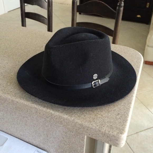 Roxy hat