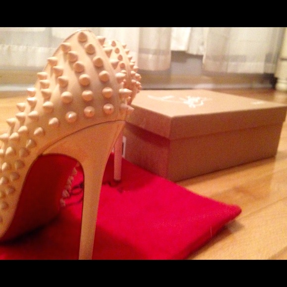 Louboutin spiked heels - Picture 2 of 3