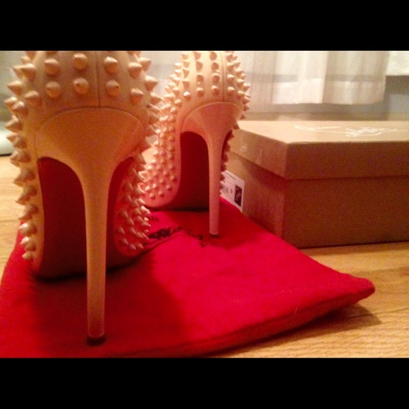 Louboutin spiked heels - Picture 3 of 3