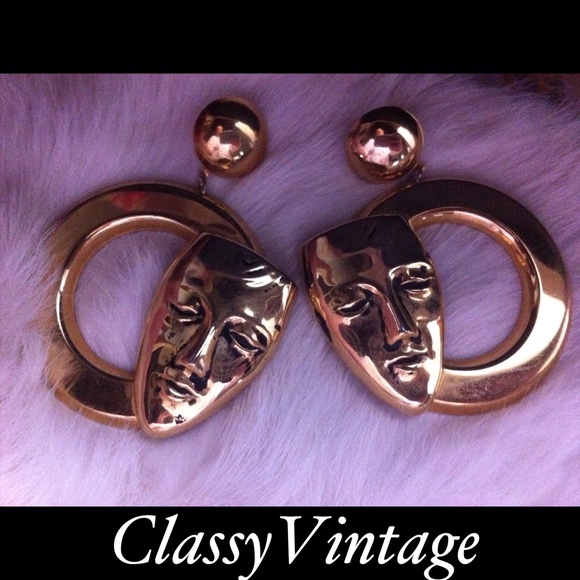 Vintage Jewelry - 1960's  /70's gold tone earrings
