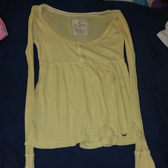 Hollister Shirt Bundle - Picture 2 of 4