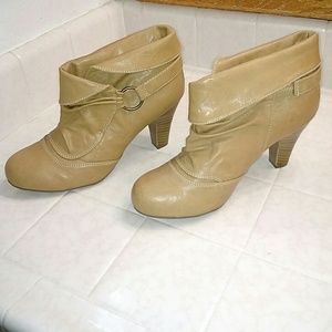 Camel ankle boots