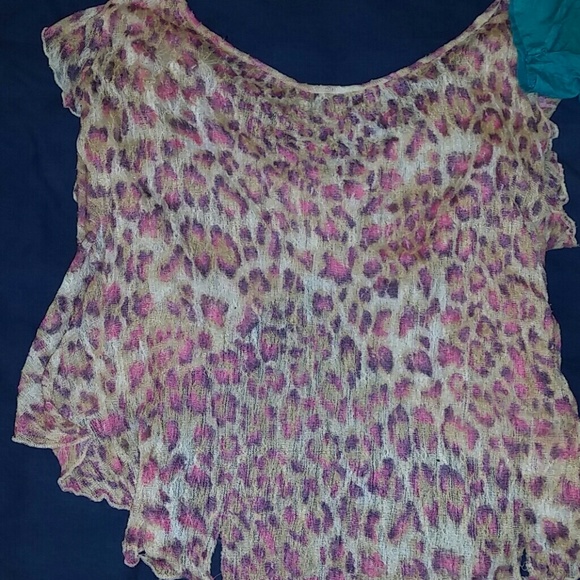Crop Tops - Picture 2 of 4