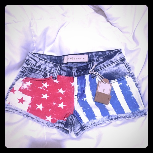 Iheartraves / the classic Pants - Nwt American flag denim shorts small iheartraves