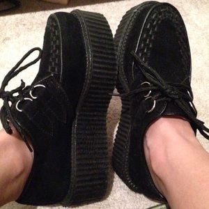 Demonia faux suede creepers