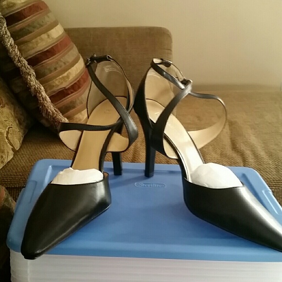 Black leather strappy stiletto 3in heels size 9W - Picture 4 of 4