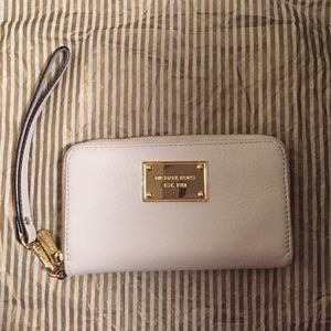 Michael Kors Wristlet