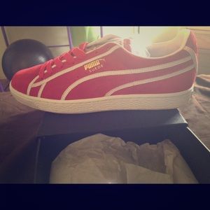 Size 8.5 men pumas brand new