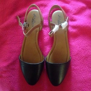 Lucky brand one strap flats