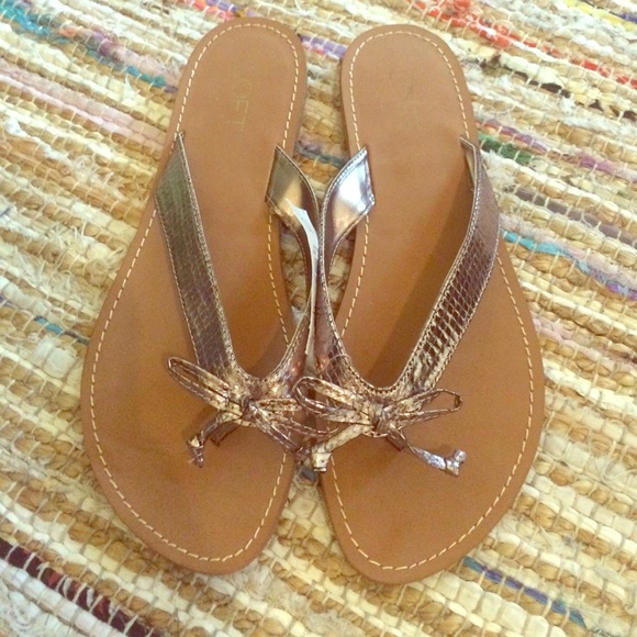 LOFT Bow Flip Flops