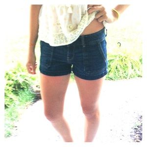 dark wash + high wasted denim shorts