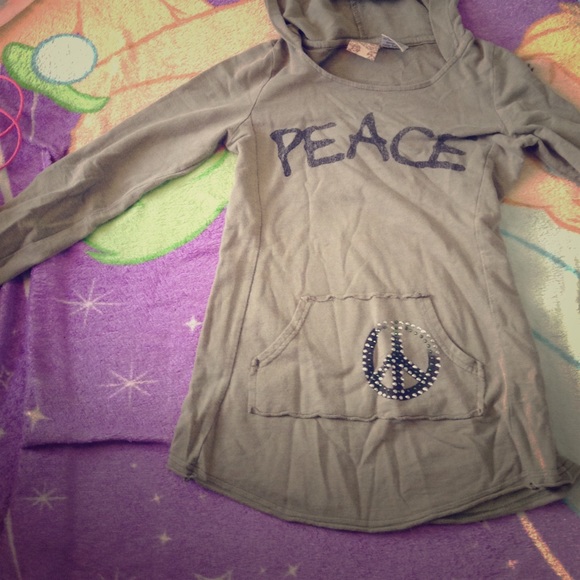 Girls peace sign shirt