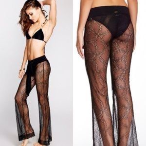 Beach Bunny 2 Piece Loungewear, Swimwear Outfit.