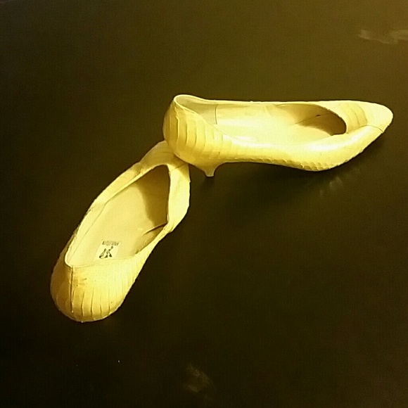 Eggshell pumps