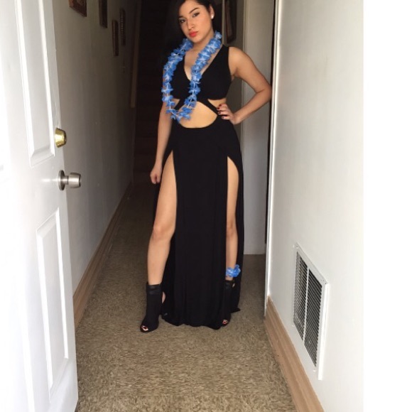 HOT DOUBLE SLIT DRESS