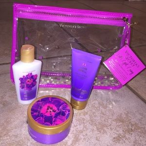 VS bedtime beauty kit