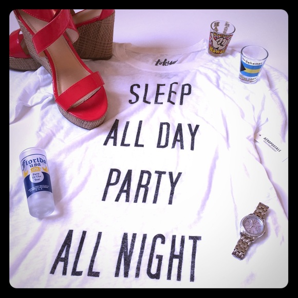 Aeropostale Tops - NWT Aeropostale Party Graphic Tee!